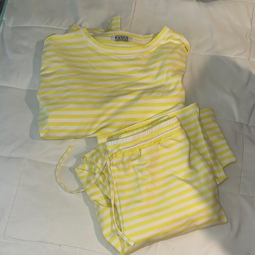 Fancy D boutique set!!! Never worn